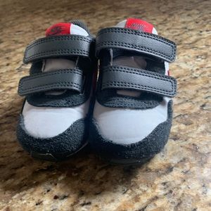 Nike MD Valiant toddler boy size 4